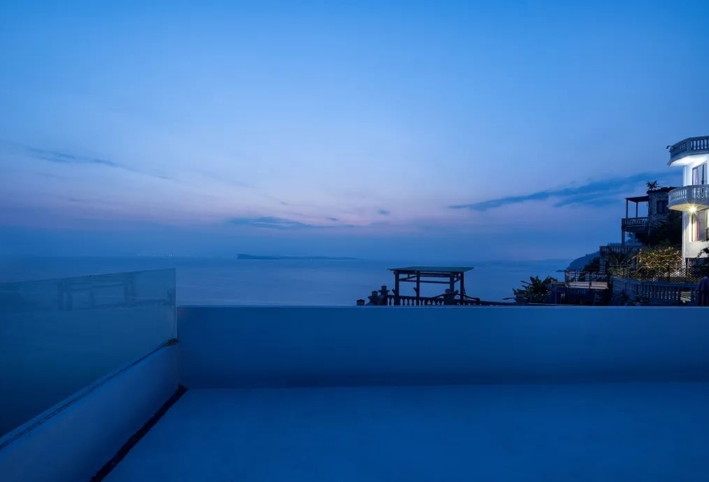 埂上设计 | 如盐粒般洁净的海边酒店，营造高于生活的审美情趣